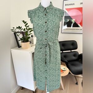 Modern Vintage Style Green Daisy Dress 🌼